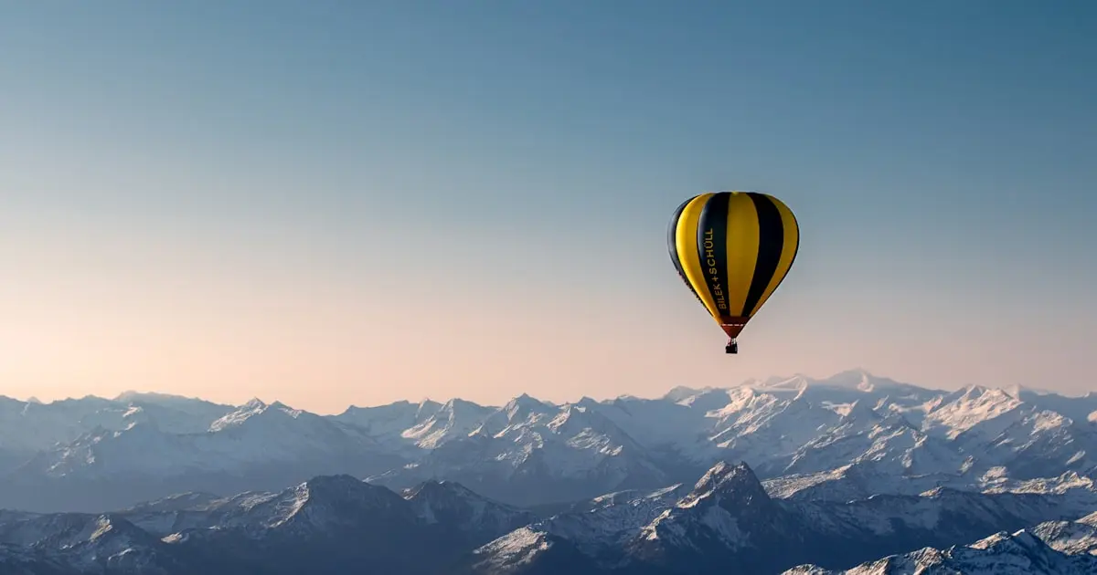 How to Fly a Hot Air Balloon: Step-by-Step Beginner's Guide